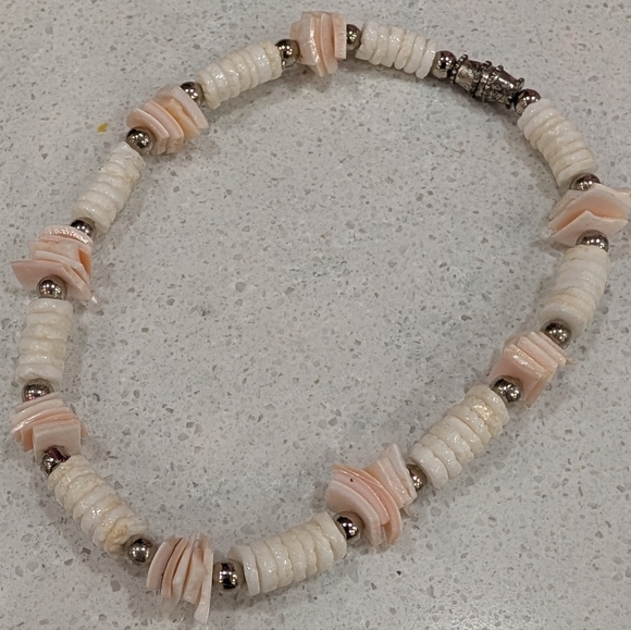 White Heishi And Blush Colored Shell Ankle Bracelet - Picture 7 of 8